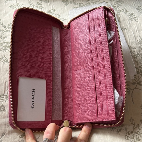 Coach NWT Dusty Pink Wristlet Wallet - Picture 8 of 16